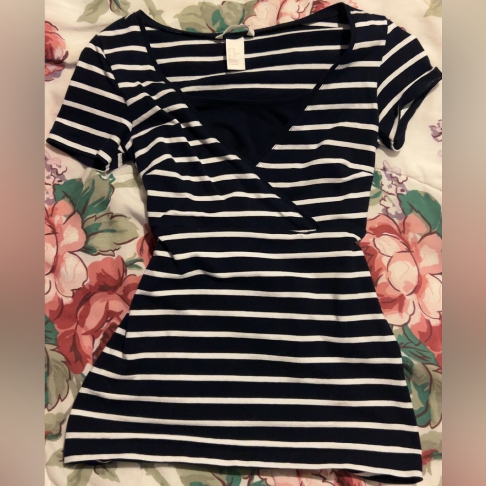 H&M Navy and white striped baby doll ish tight short sleeve